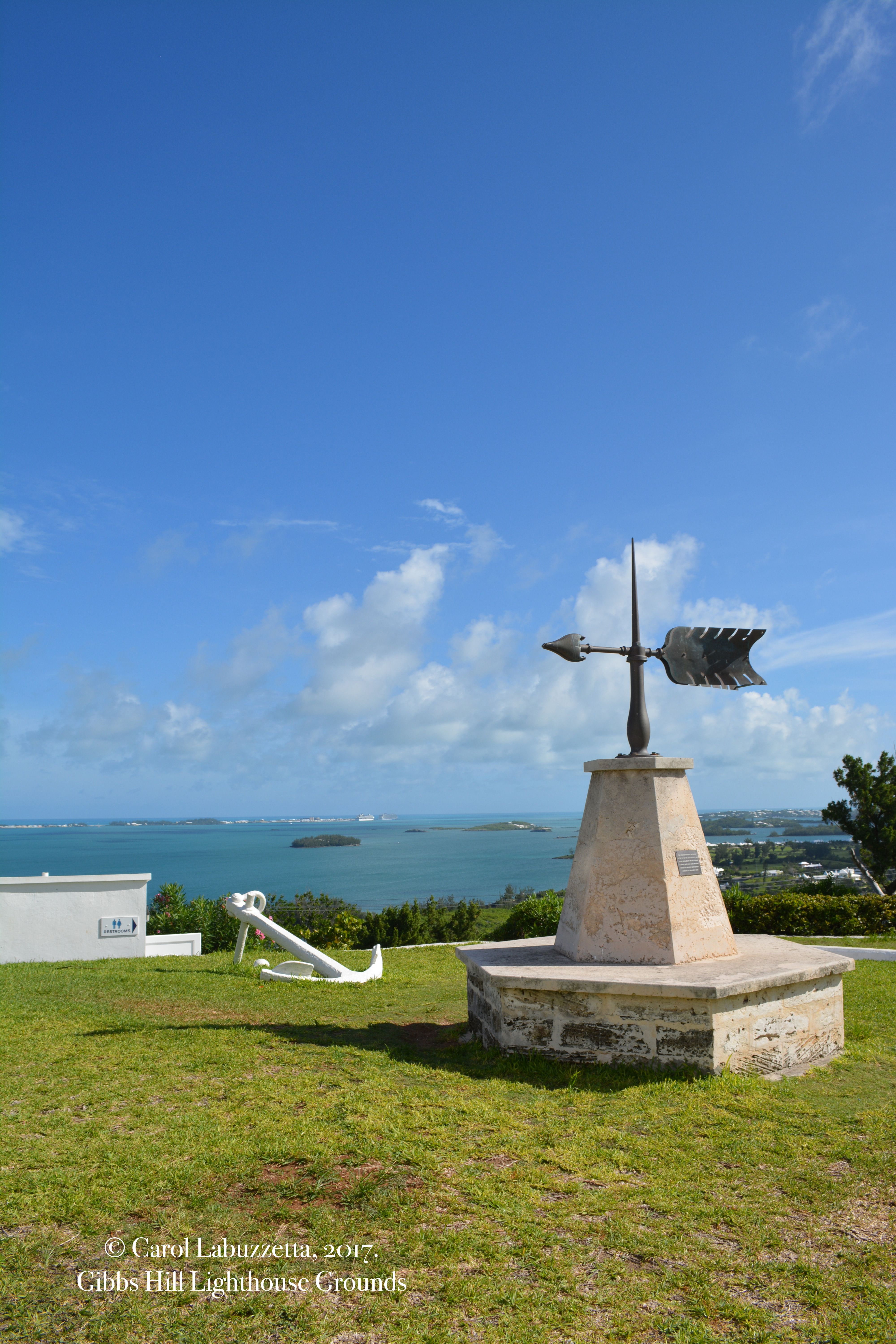 GibbsHillLighthouseGrounds2017