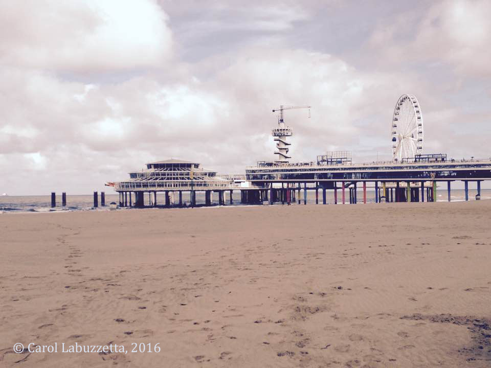 wmscheveningenbeachpierholland