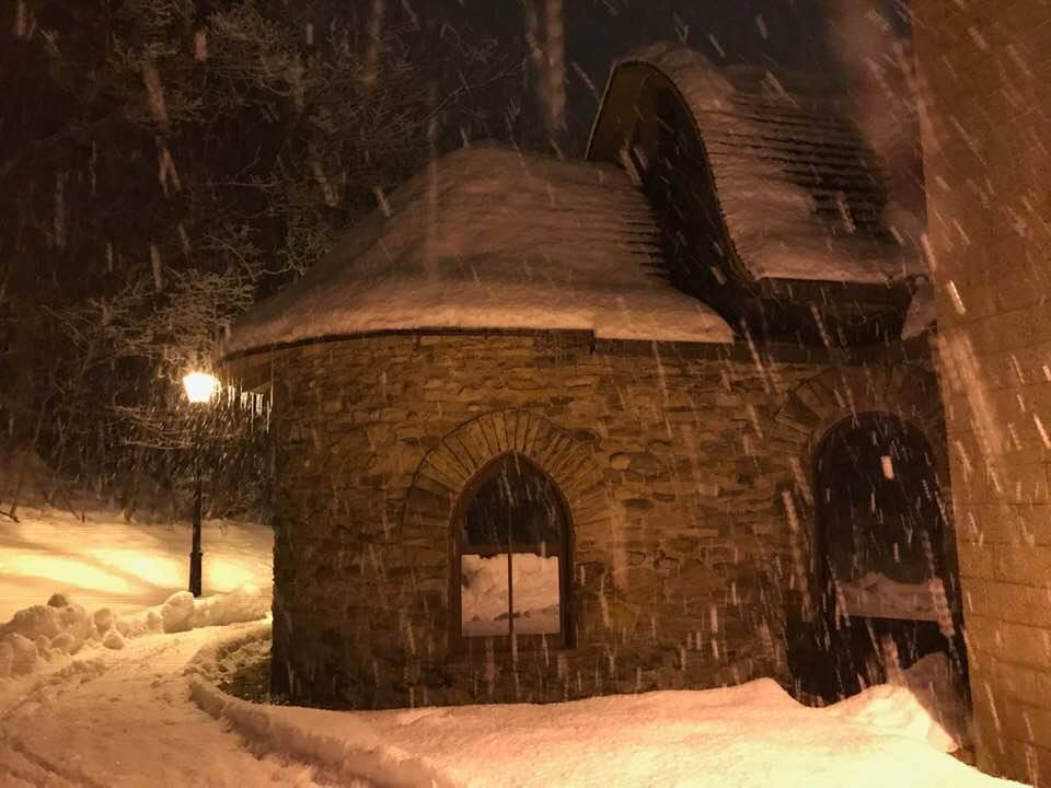 46498144_1941172772587347_4554023827620757504_n