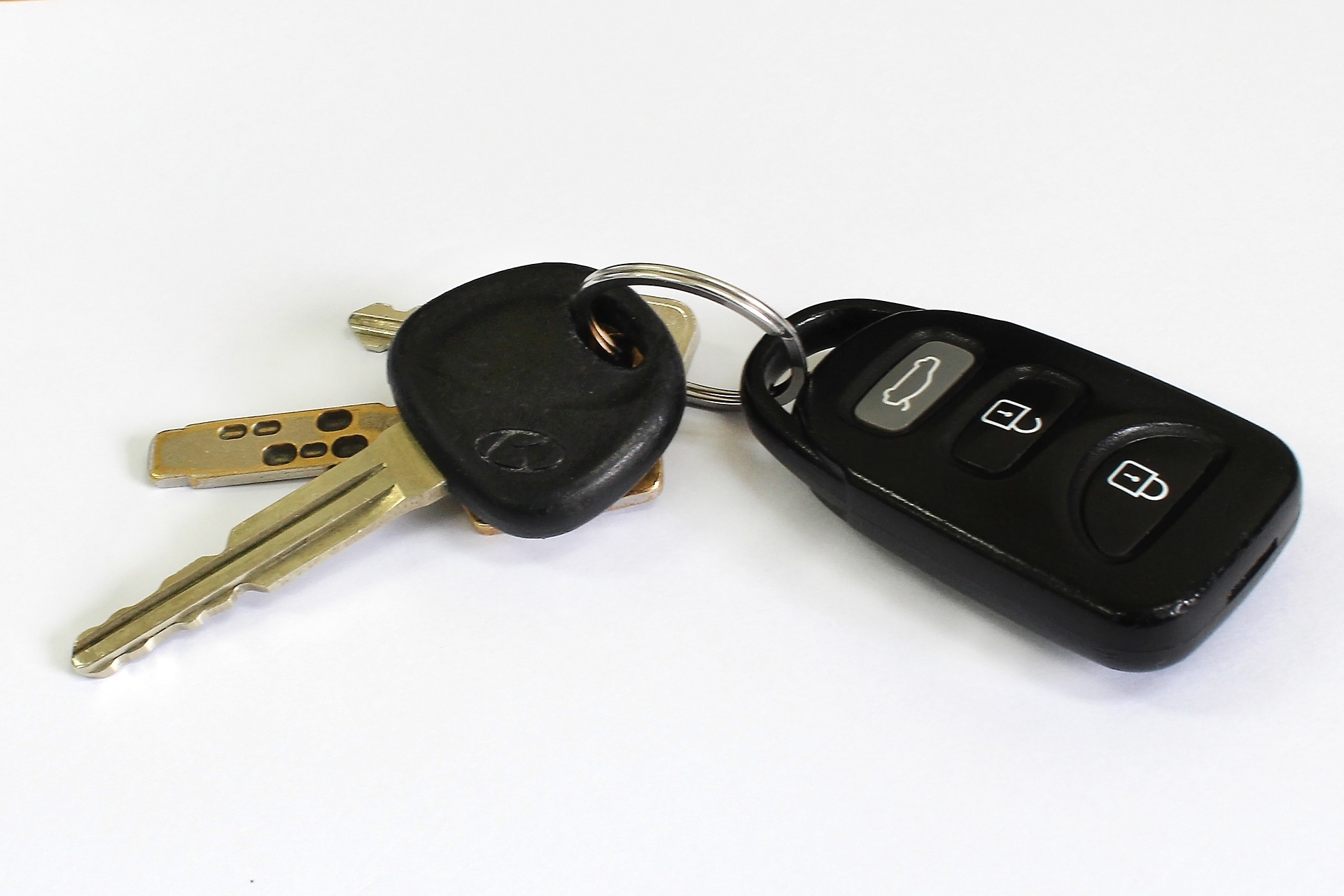 car-key-842107_1920