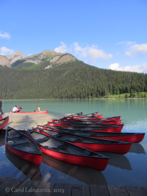 canoesonlakelouise